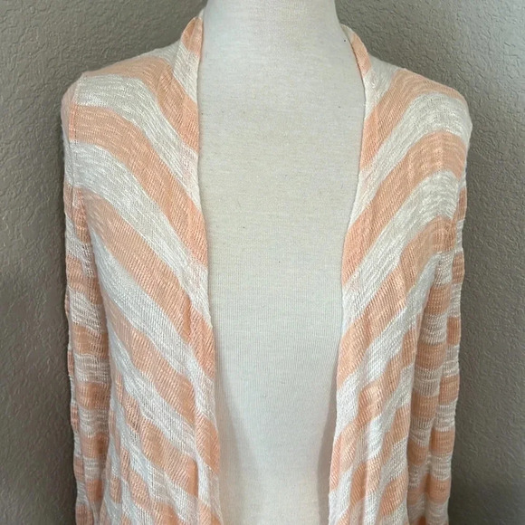 BUTTONS peach and white lightweight cardigan - Picture 3 of 9